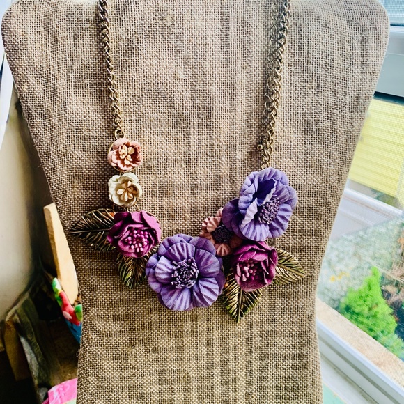 💜 Gorgeous Shades of Purple Flowers Necklace & Vintage Purple Pearl Earrings - Picture 4 of 8